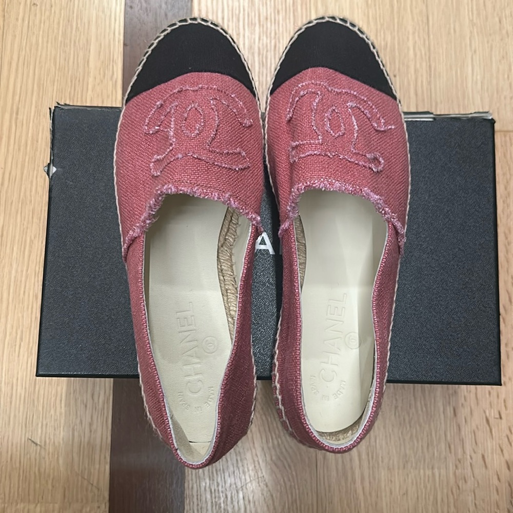 Brand new Chanel espadrilles size 40 in linen